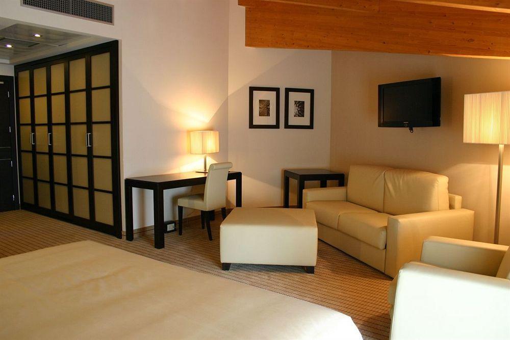 Hotel & Residence Villa Bartolomea Екстер'єр фото