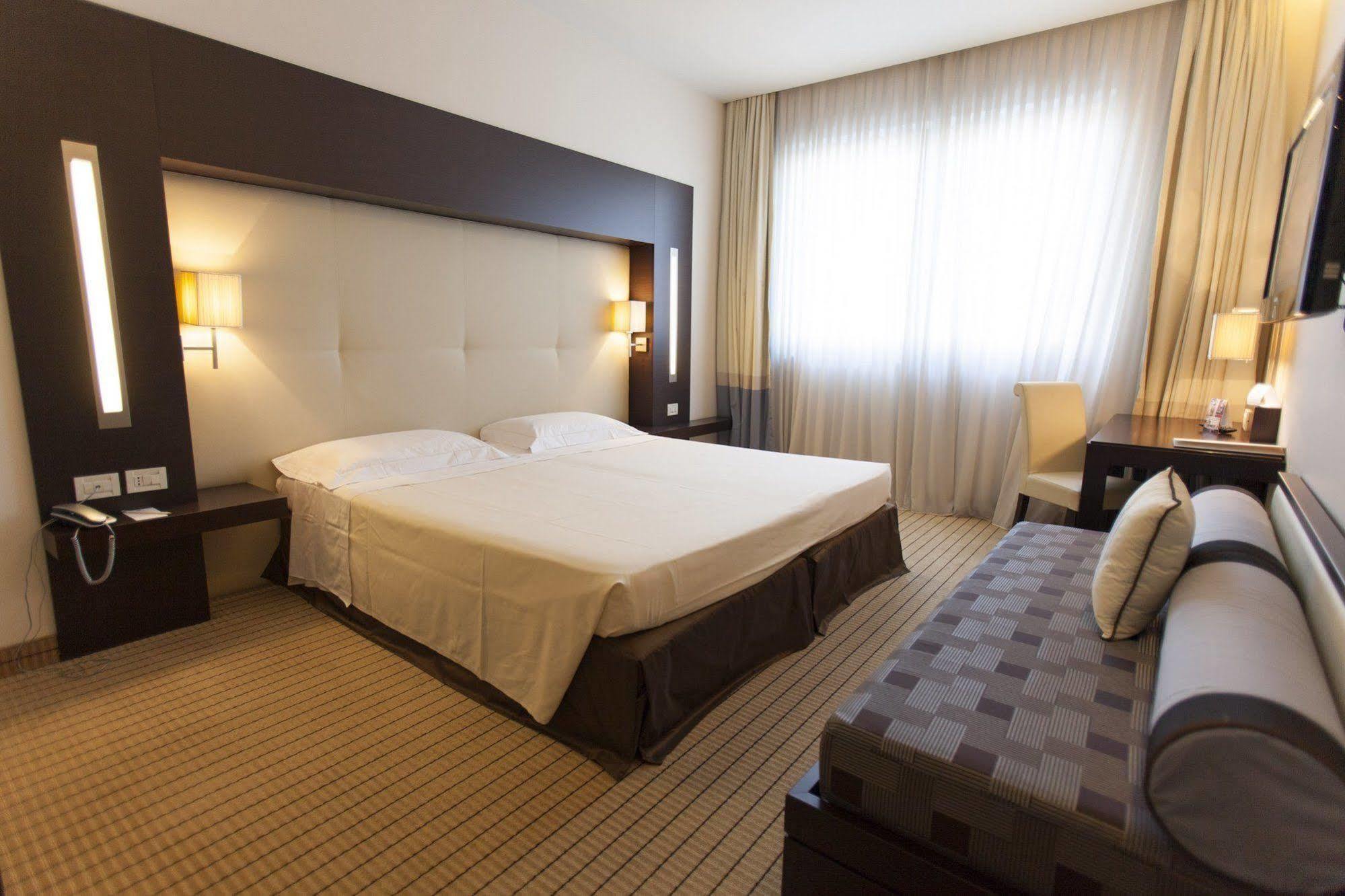 Hotel & Residence Villa Bartolomea Екстер'єр фото